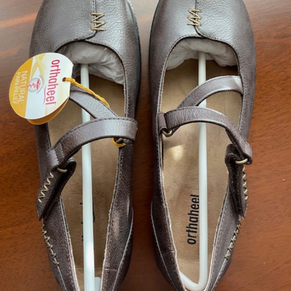 Vionic Orthoheel Brown Mary Janes NWT 8.5